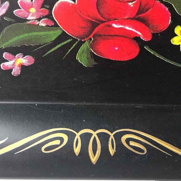 VINTAGE TOLE TRAY METAL HAND PAINTED BLACK FLORAL TRINKET DISH - Picture 5 of 7